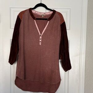 Gimmicks by BKE Brown and Pink Blouse